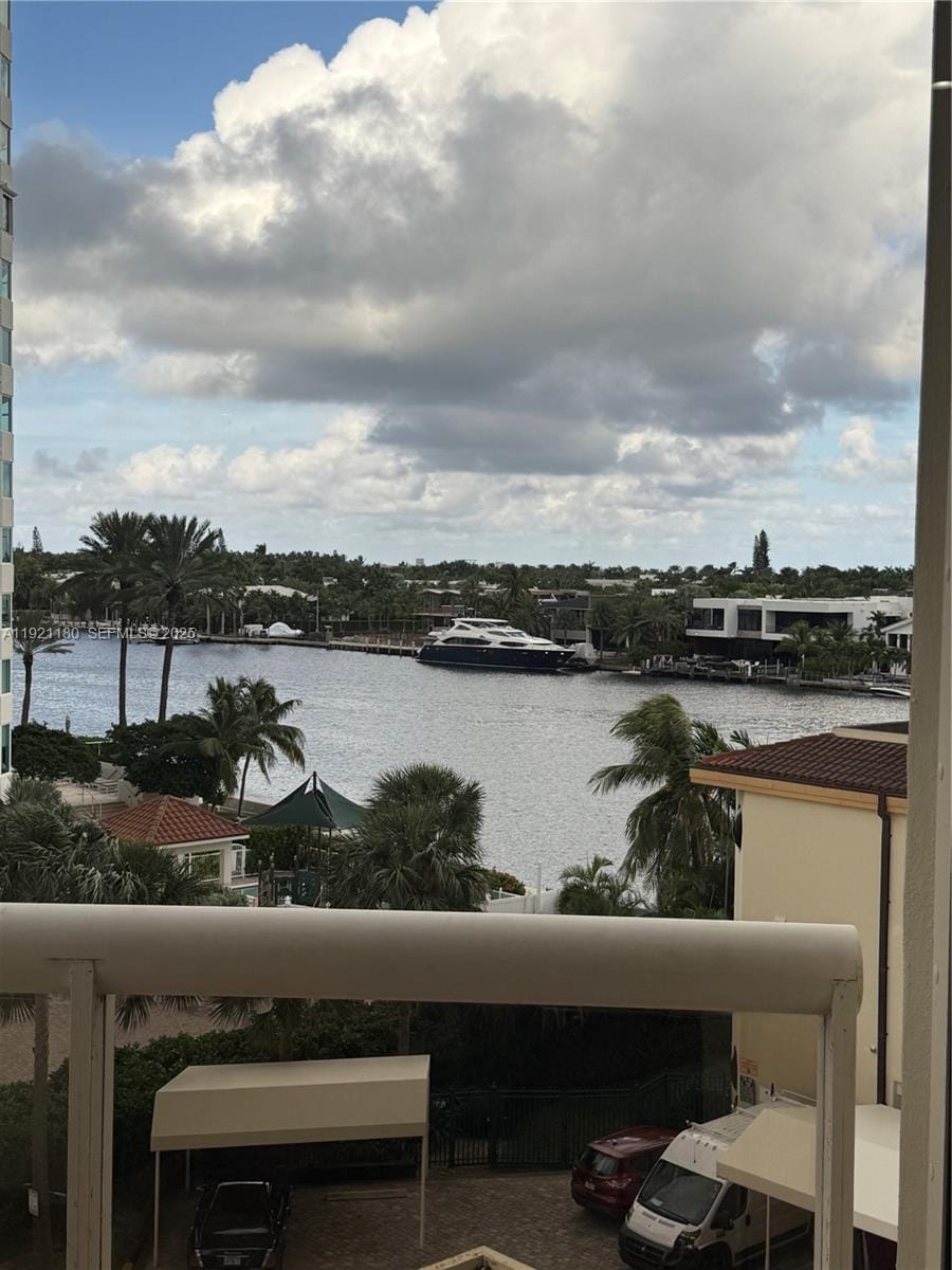 20191 E Country Club Drive 504 — photo 9