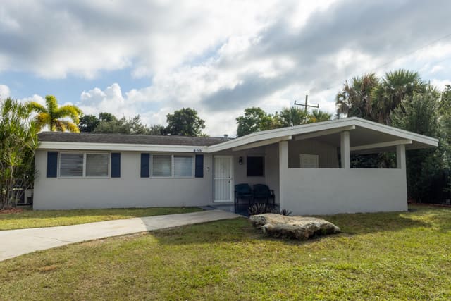 802 Royal Palm Beach Boulevard, sold in Palm Beach Colony Secs 1 And 2, Royal Palm Beach, FL