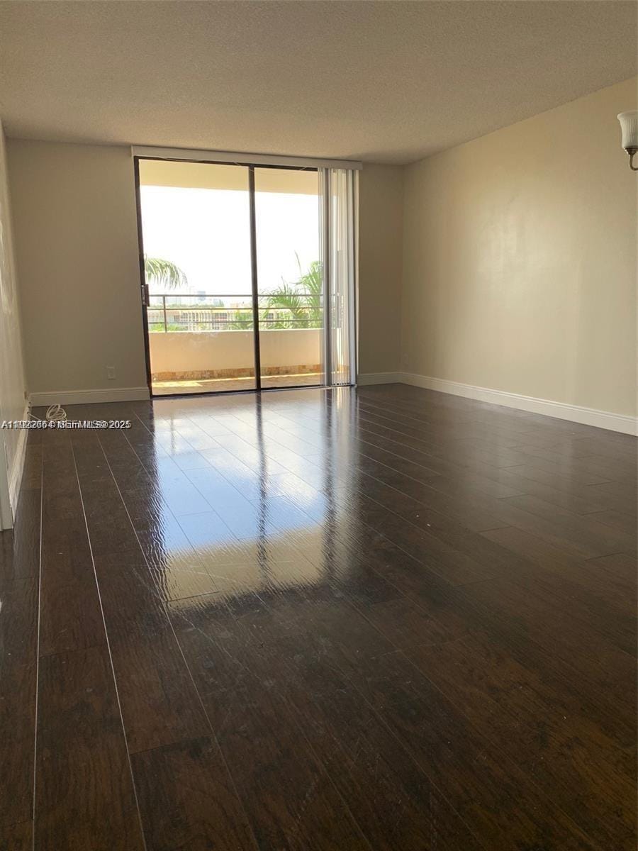 500 Three Islands Boulevard 307 — photo 4