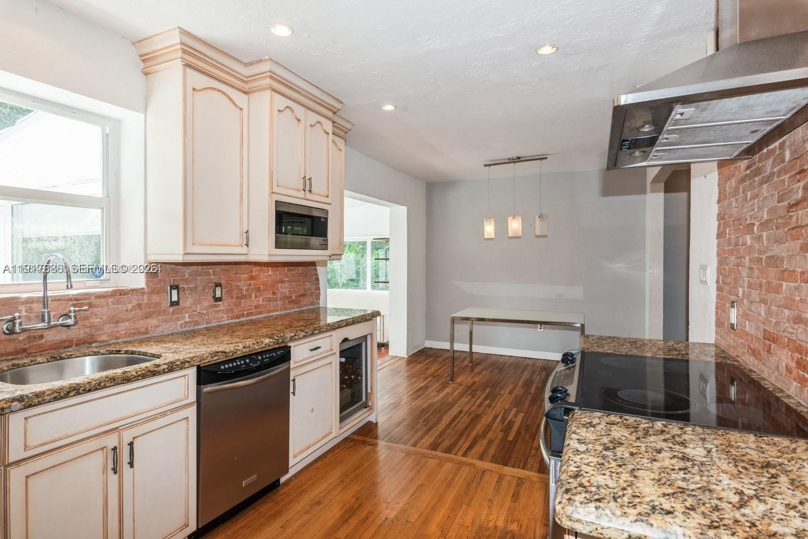 1225 Tangier Street — photo 9