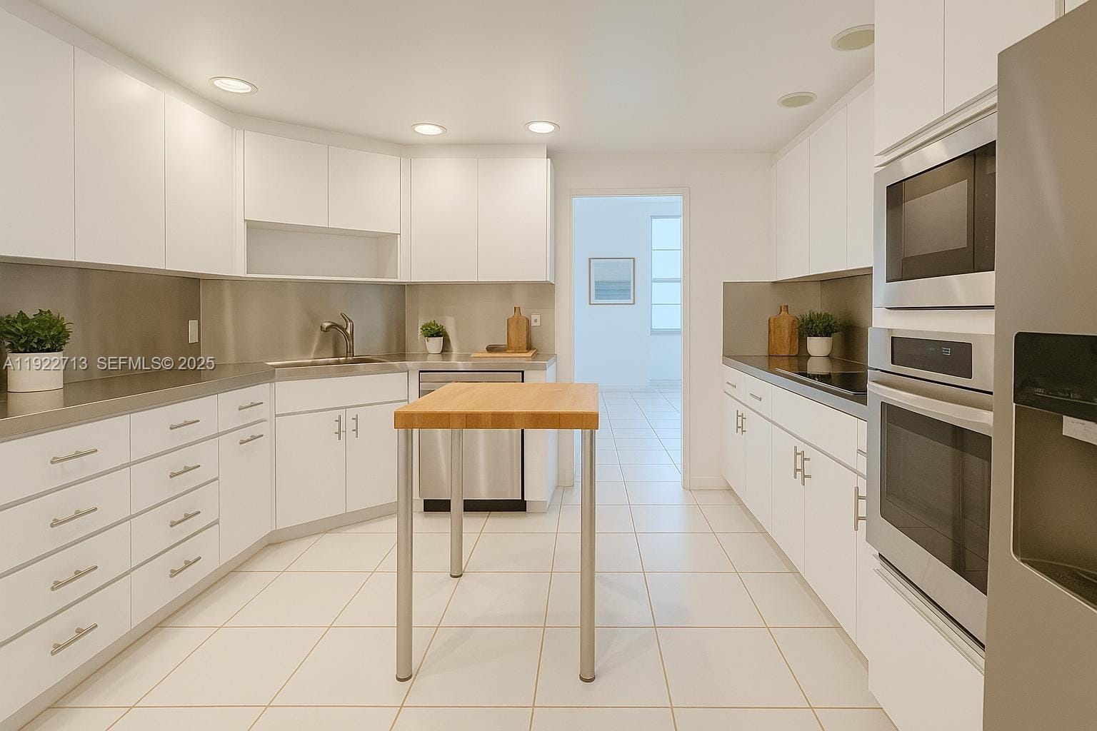 5255 Collins Avenue 5D — photo 6