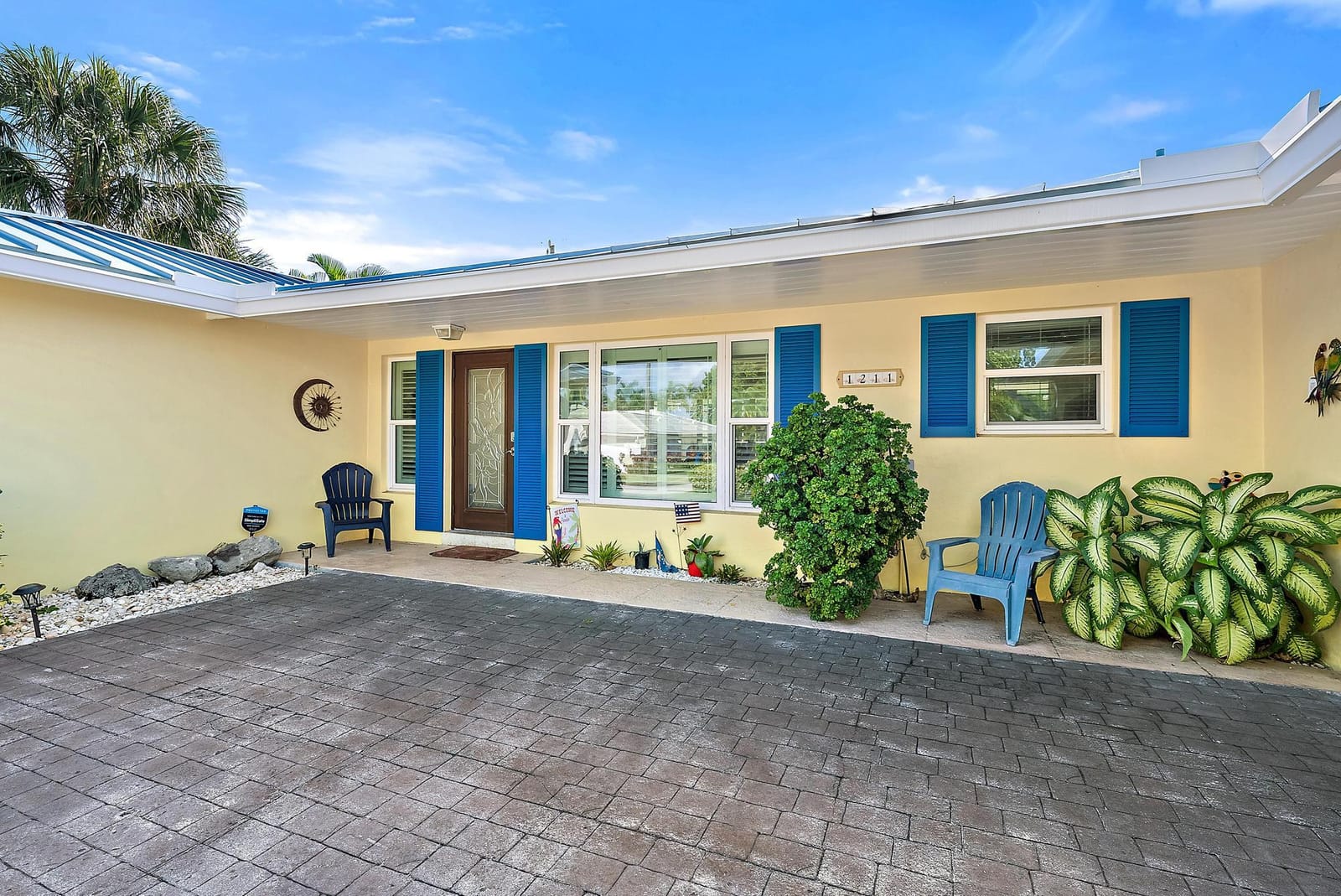 1211 Dolphin Road — photo 4