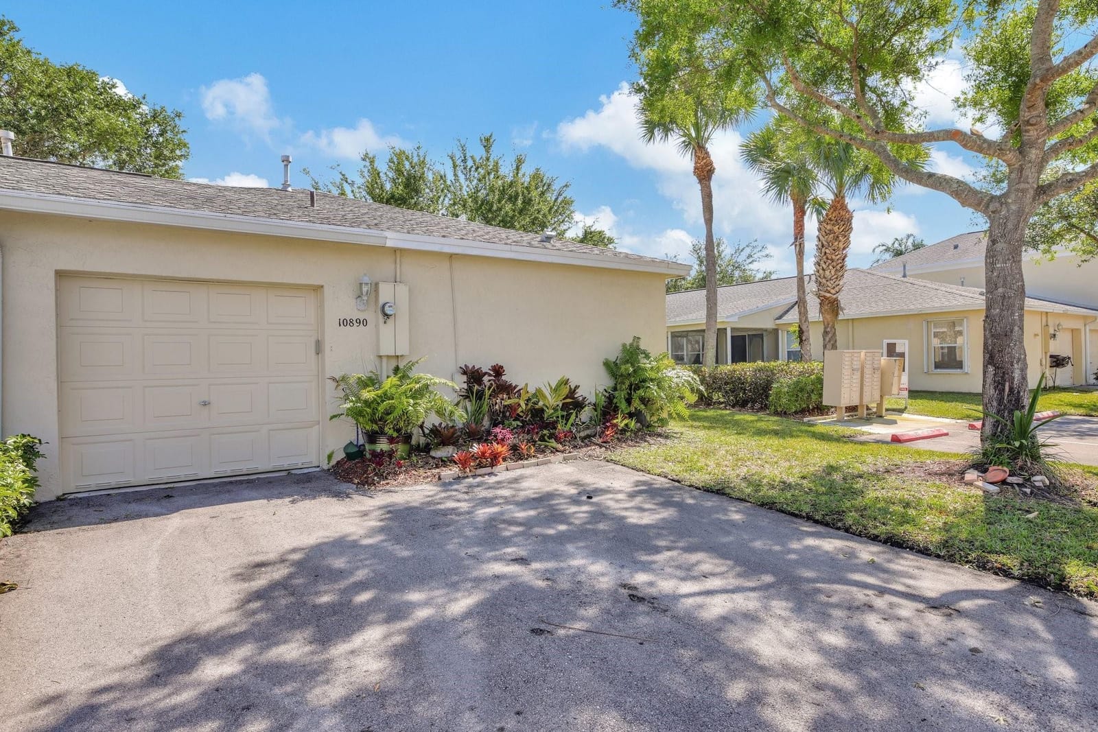 10890 Sea Hibiscus Lane 10890 — photo 2