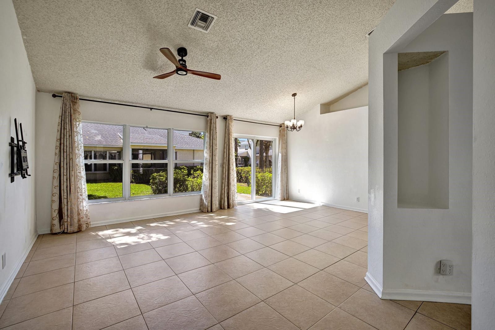 10890 Sea Hibiscus Lane 10890 — photo 8