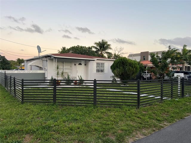 713 SW 7th Avenue, Padgett Park, Hallandale Beach, FL