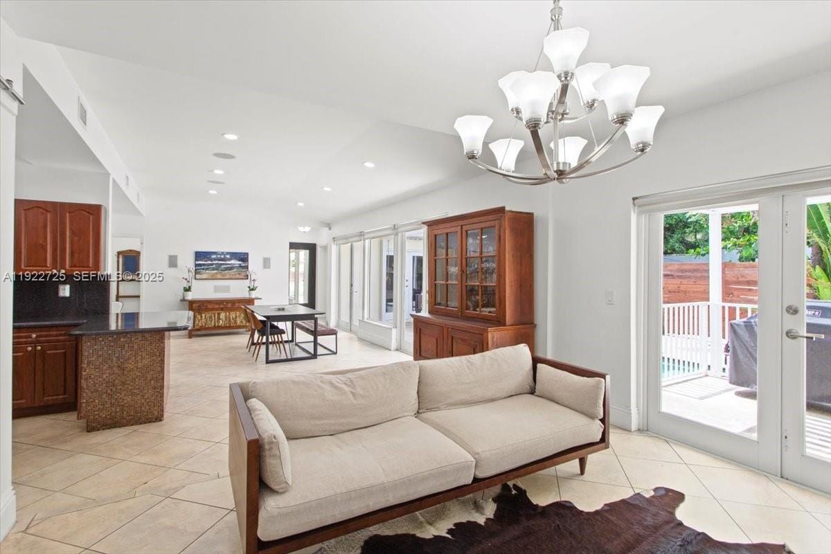4190 Pamona Avenue — photo 11