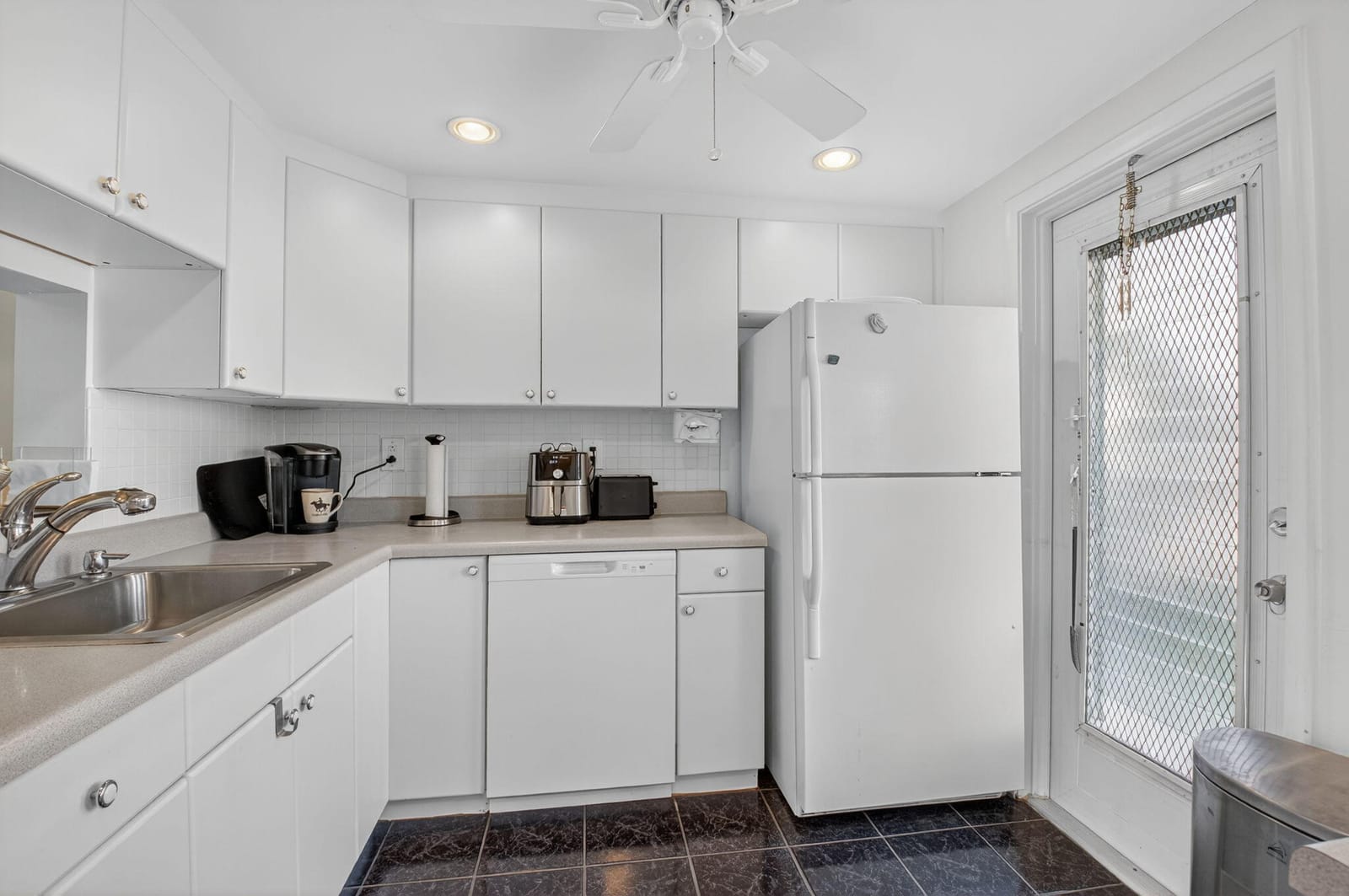 2152 NE 1st Way 101 — photo 5