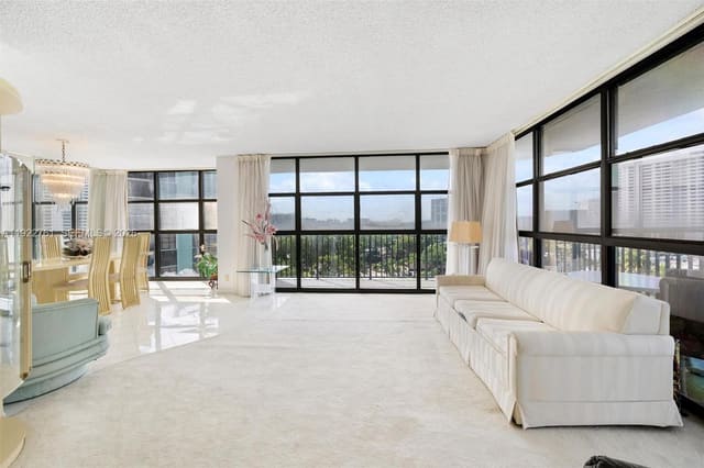 600 Parkview Drive 831, Hallandale Beach, FL 33009