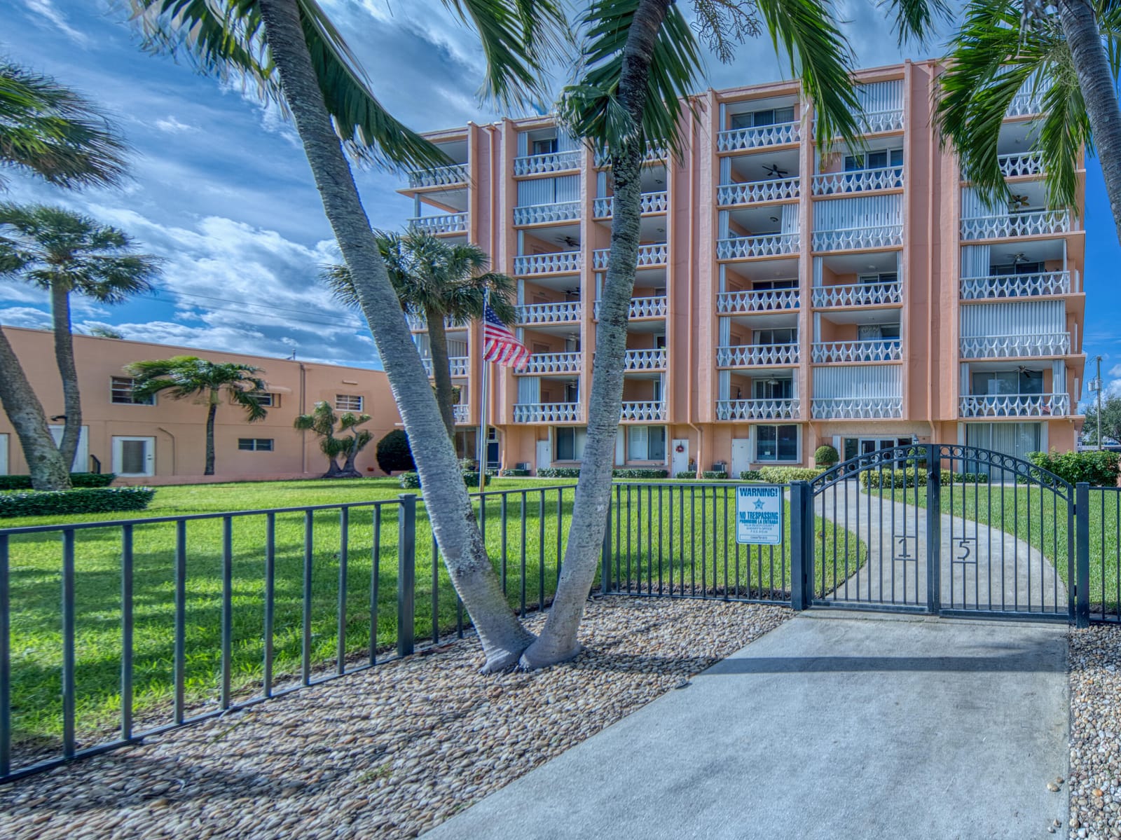 15 S Golfview Road 306 — photo 12