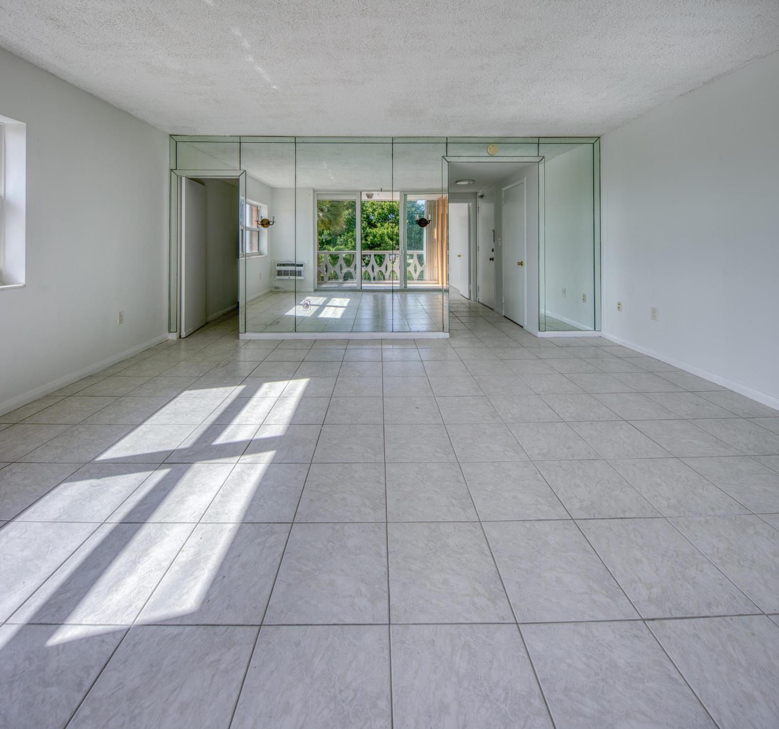 15 S Golfview Road 306 — photo 4