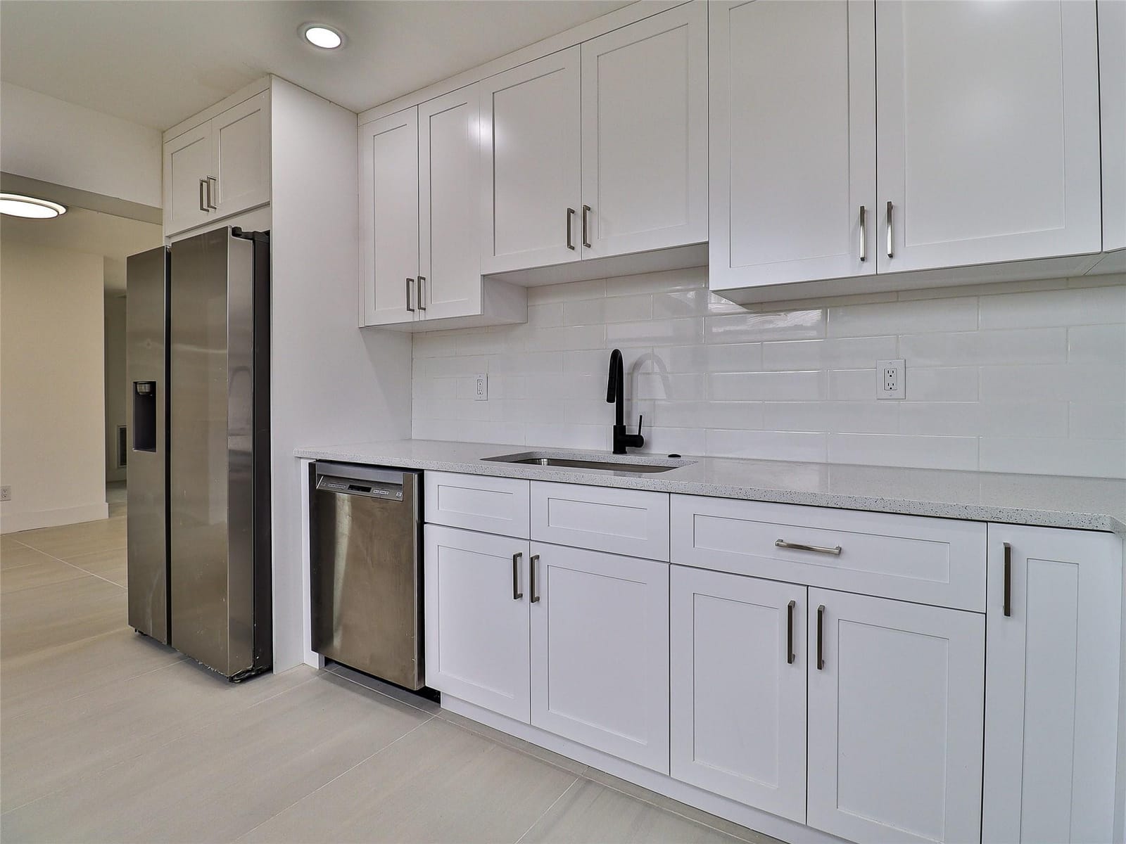 2820 NE 9th Terrace — photo 9