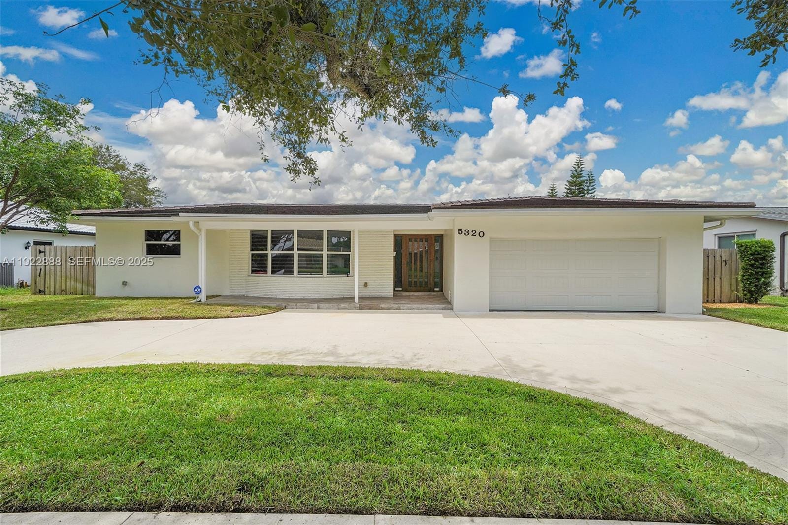 5320 SW 8th Street — photo 2