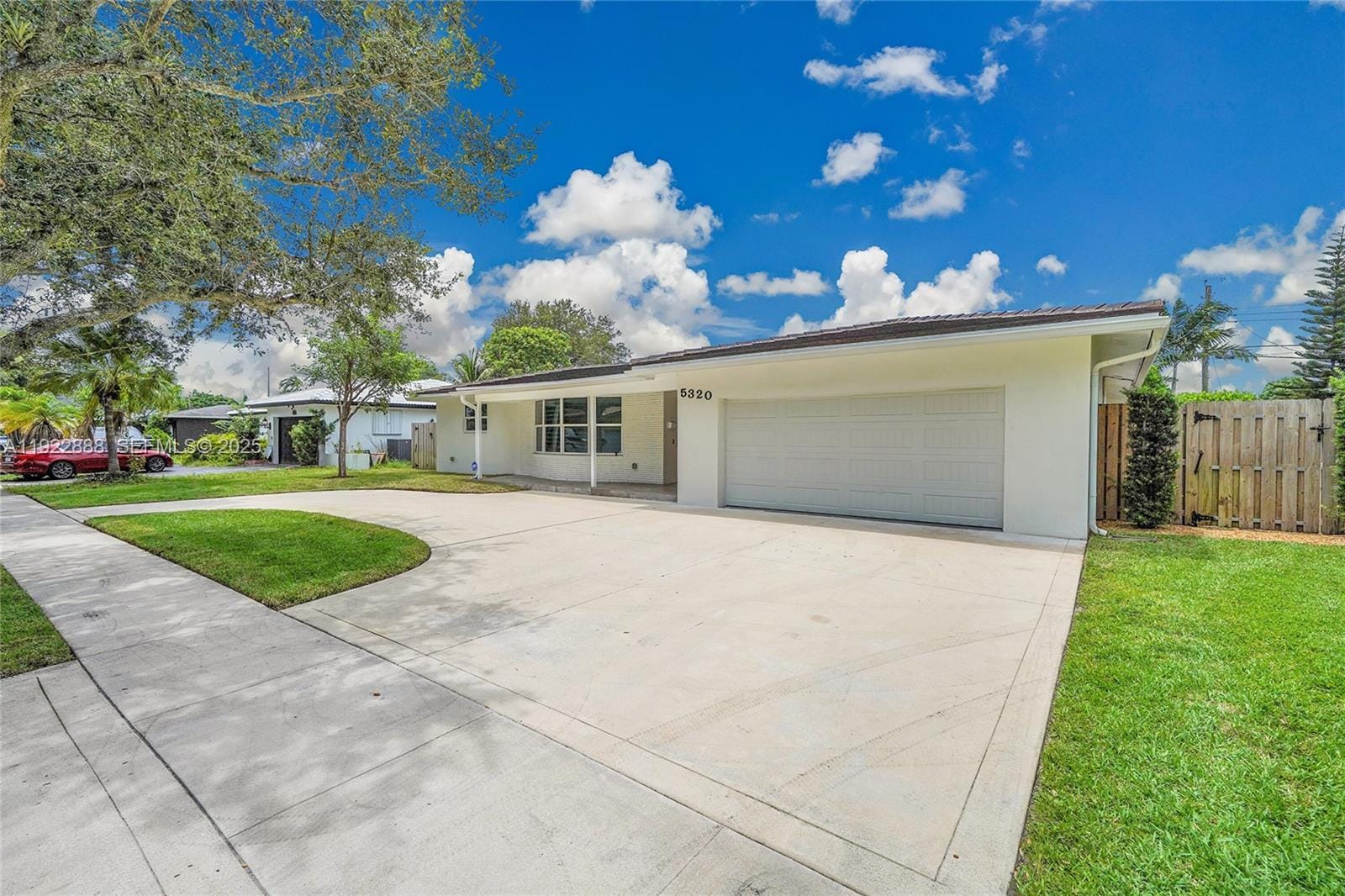5320 SW 8th Street — photo 3