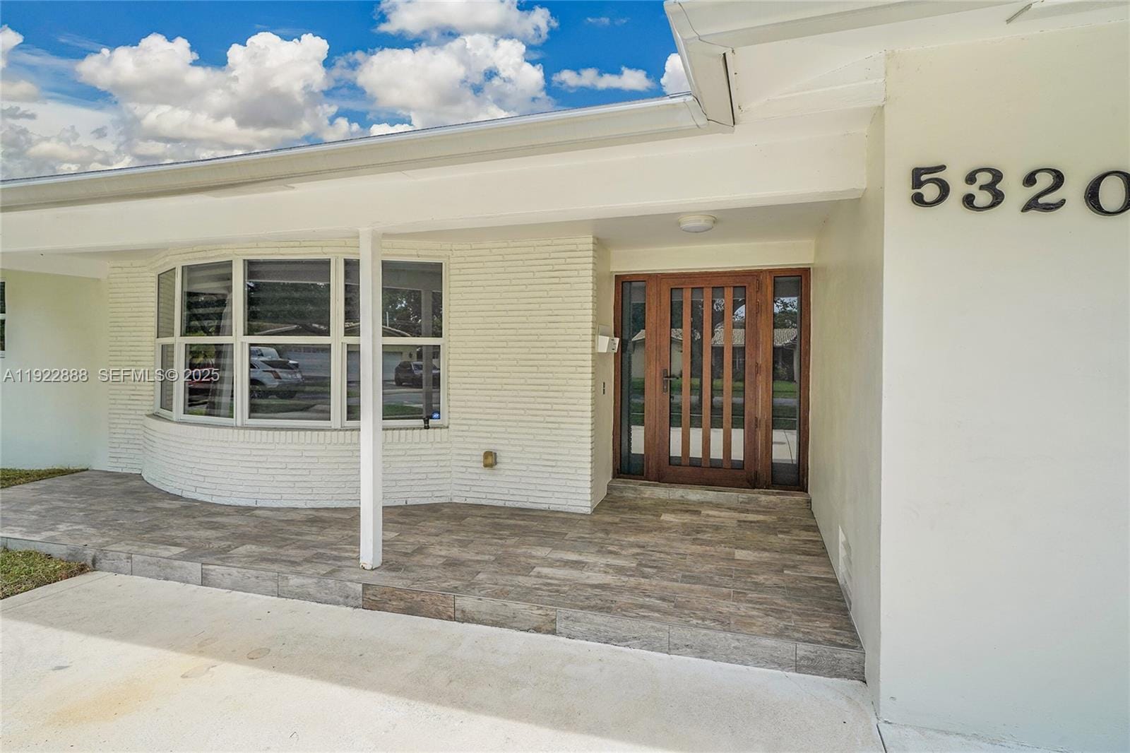 5320 SW 8th Street — photo 4