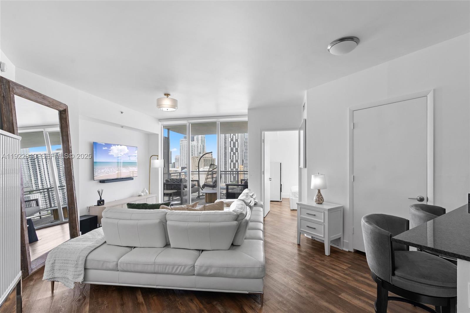 350 S Miami Avenue 1803 — photo 12