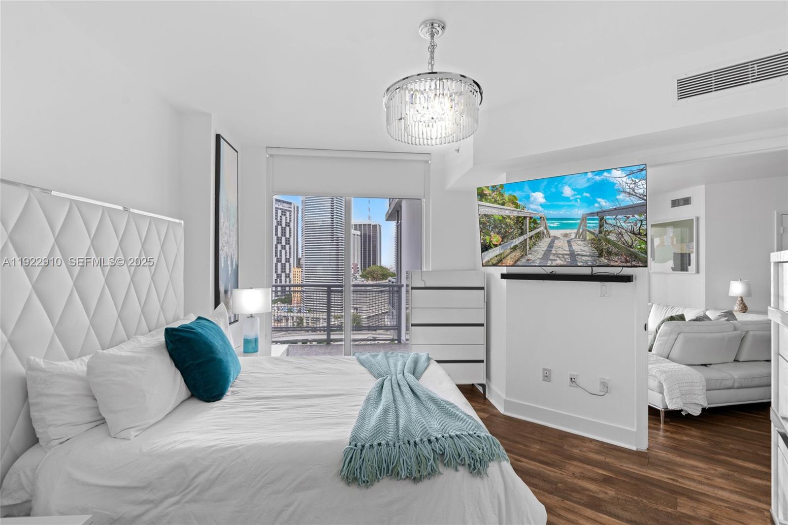350 S Miami Avenue 1803, Miami, FL 33130 photo 23