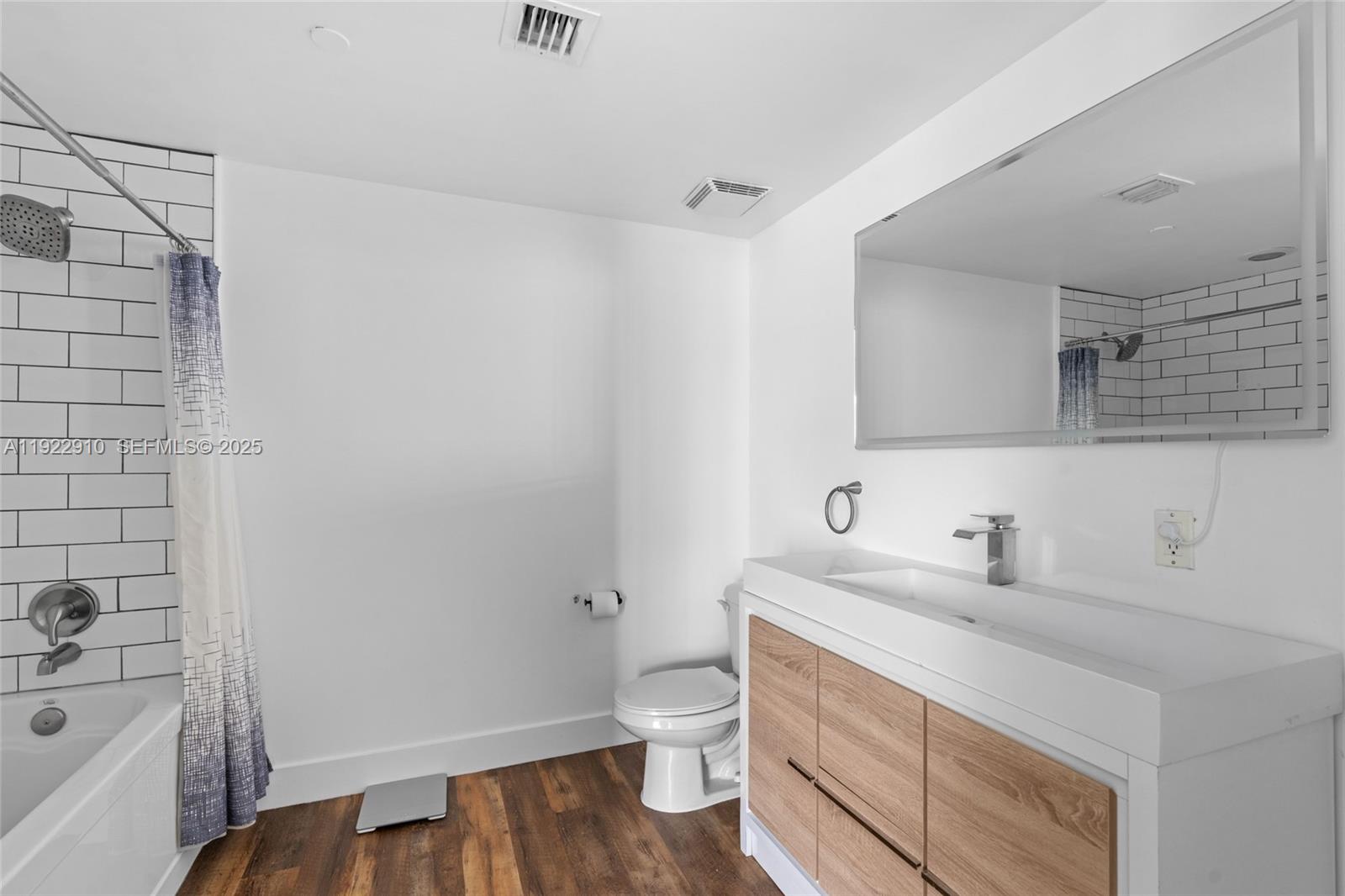 350 S Miami Avenue 1803, Miami, FL 33130 photo 24