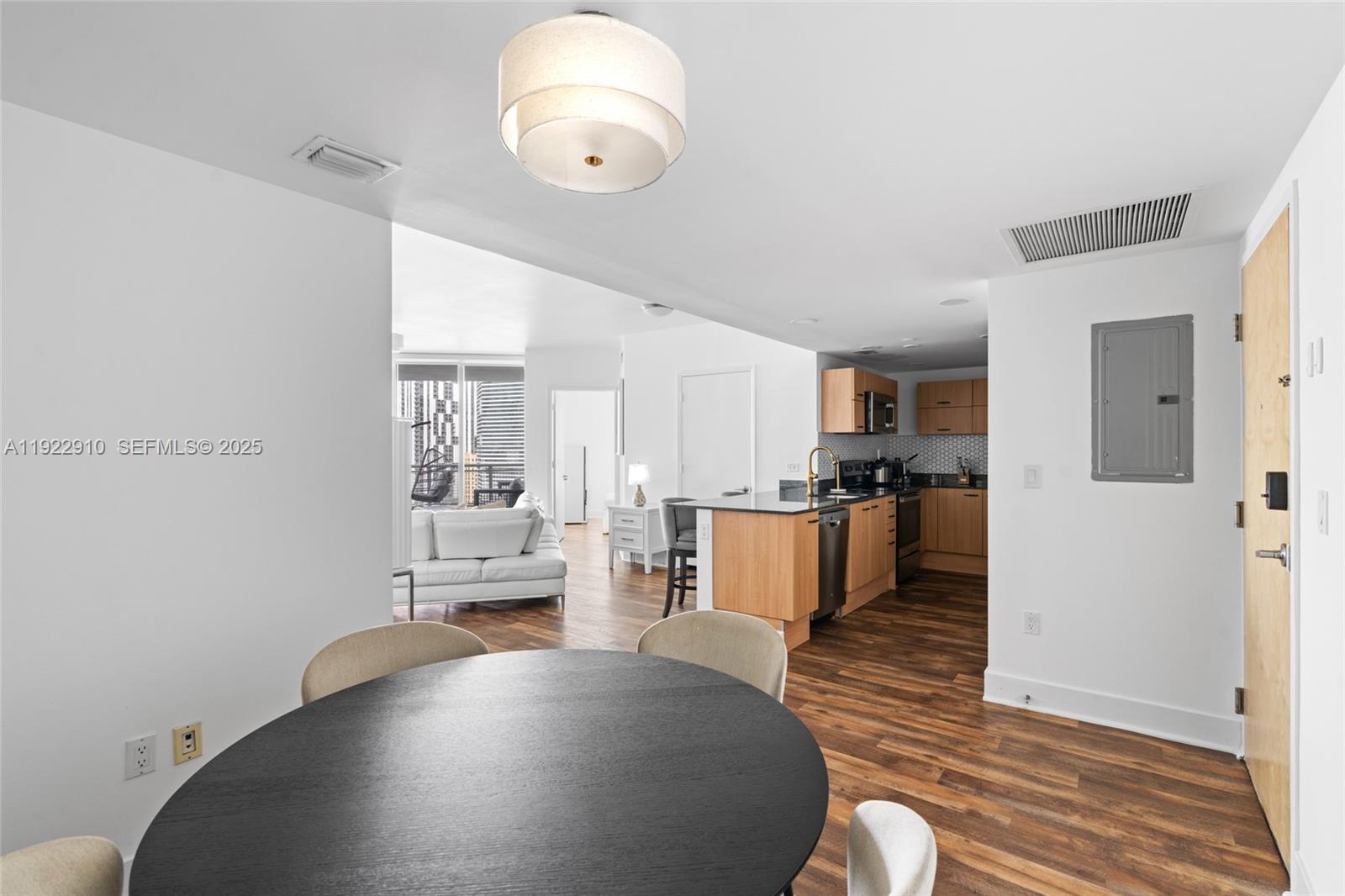 350 S Miami Avenue 1803 — photo 8