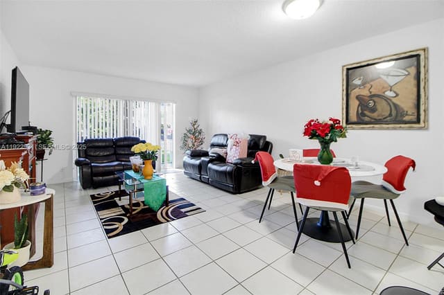 7700 Camino Real D-101 D-101, Miami, FL 33143
