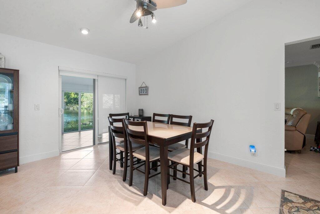 288 NW 39th Way — photo 8