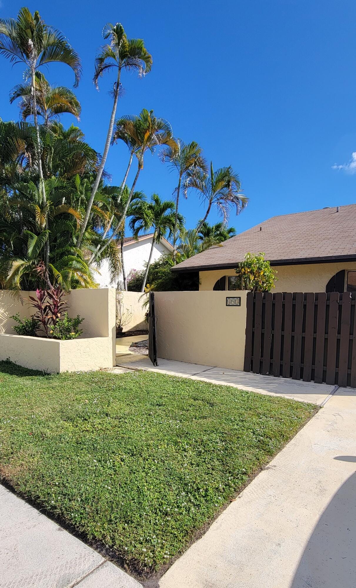 493 SW 28th Avenue, Delray Beach, FL 33445 photo 4