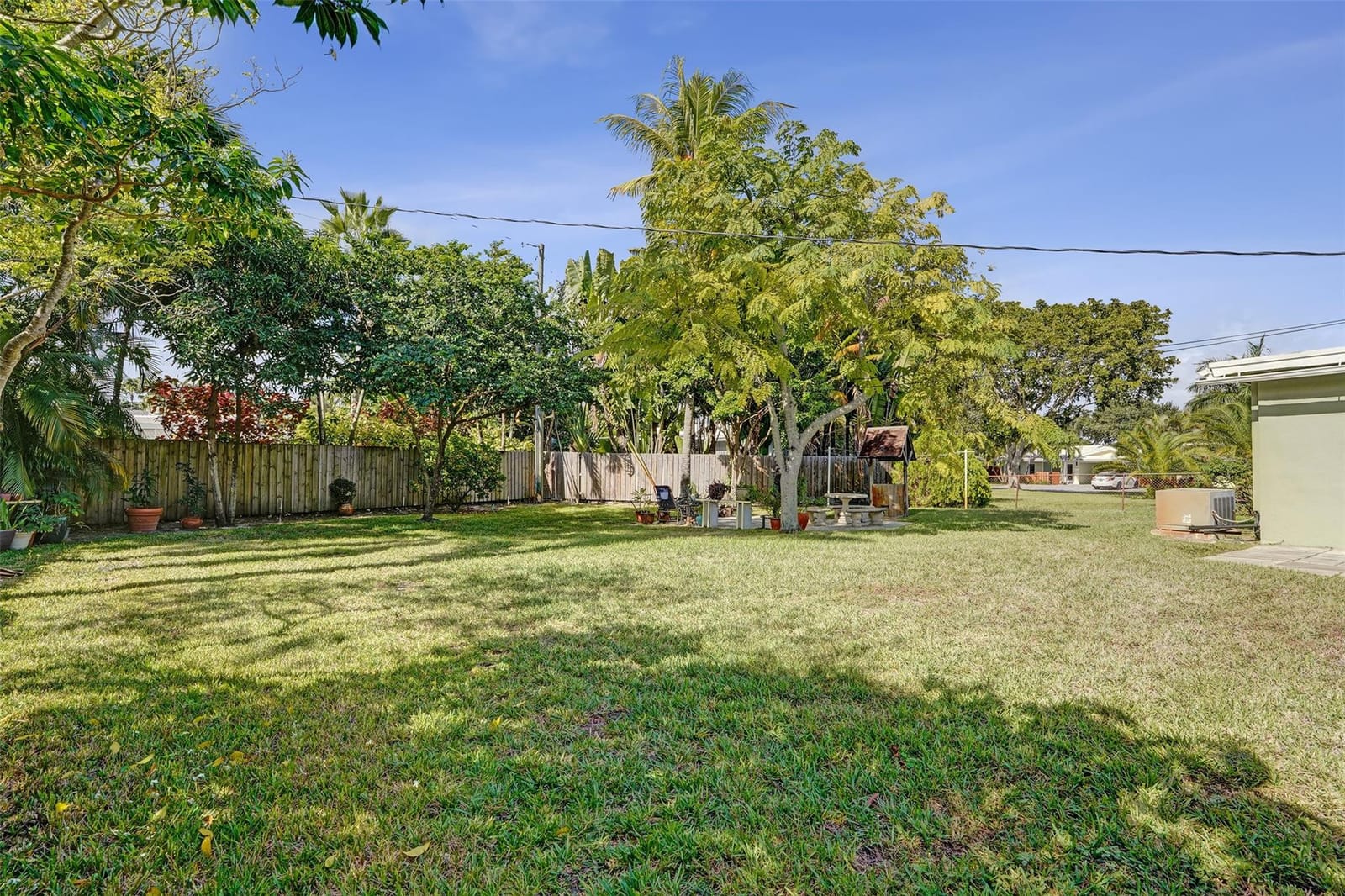 2417 NW 6th Avenue — photo 3