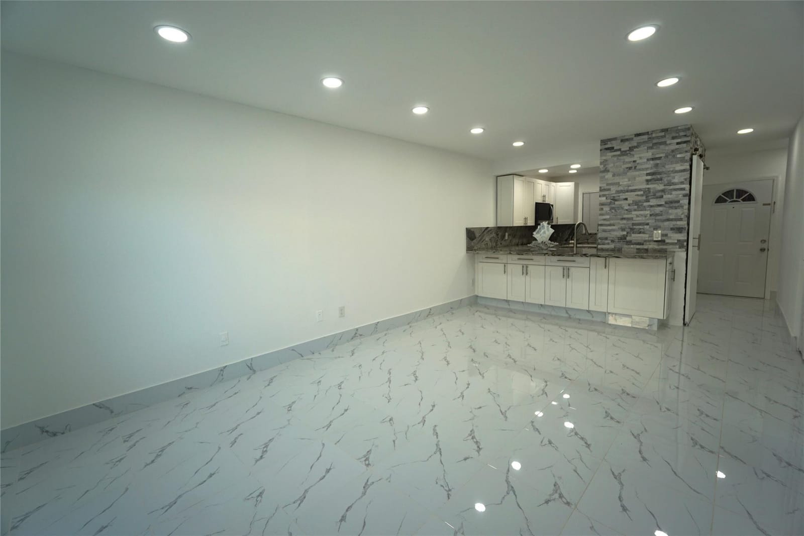 1035 W 77th Street 208 — photo 2