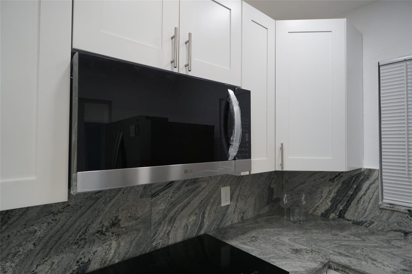 1035 W 77th Street 208 — photo 11
