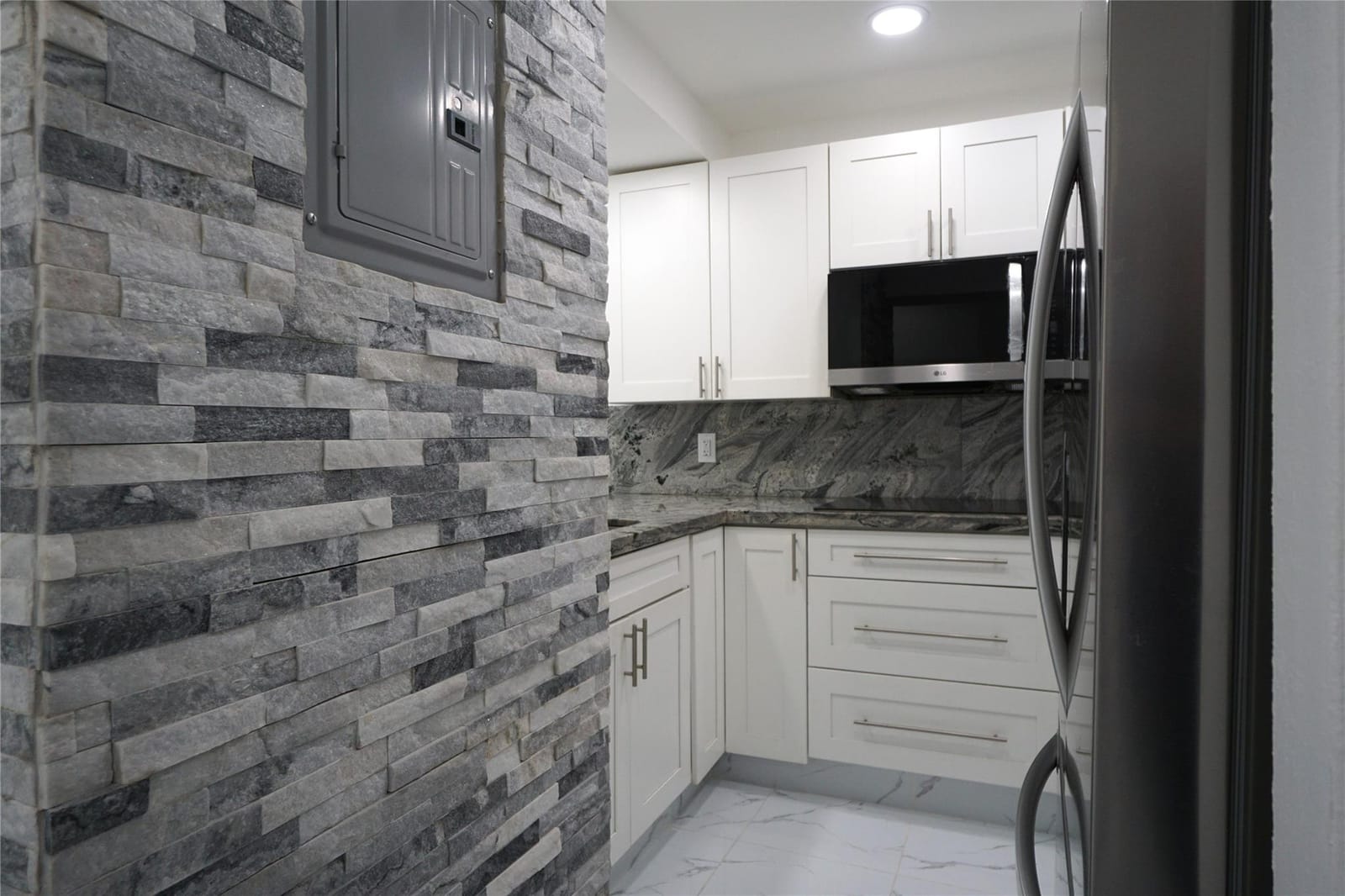 1035 W 77th Street 208, Hialeah, FL 33014 photo 14