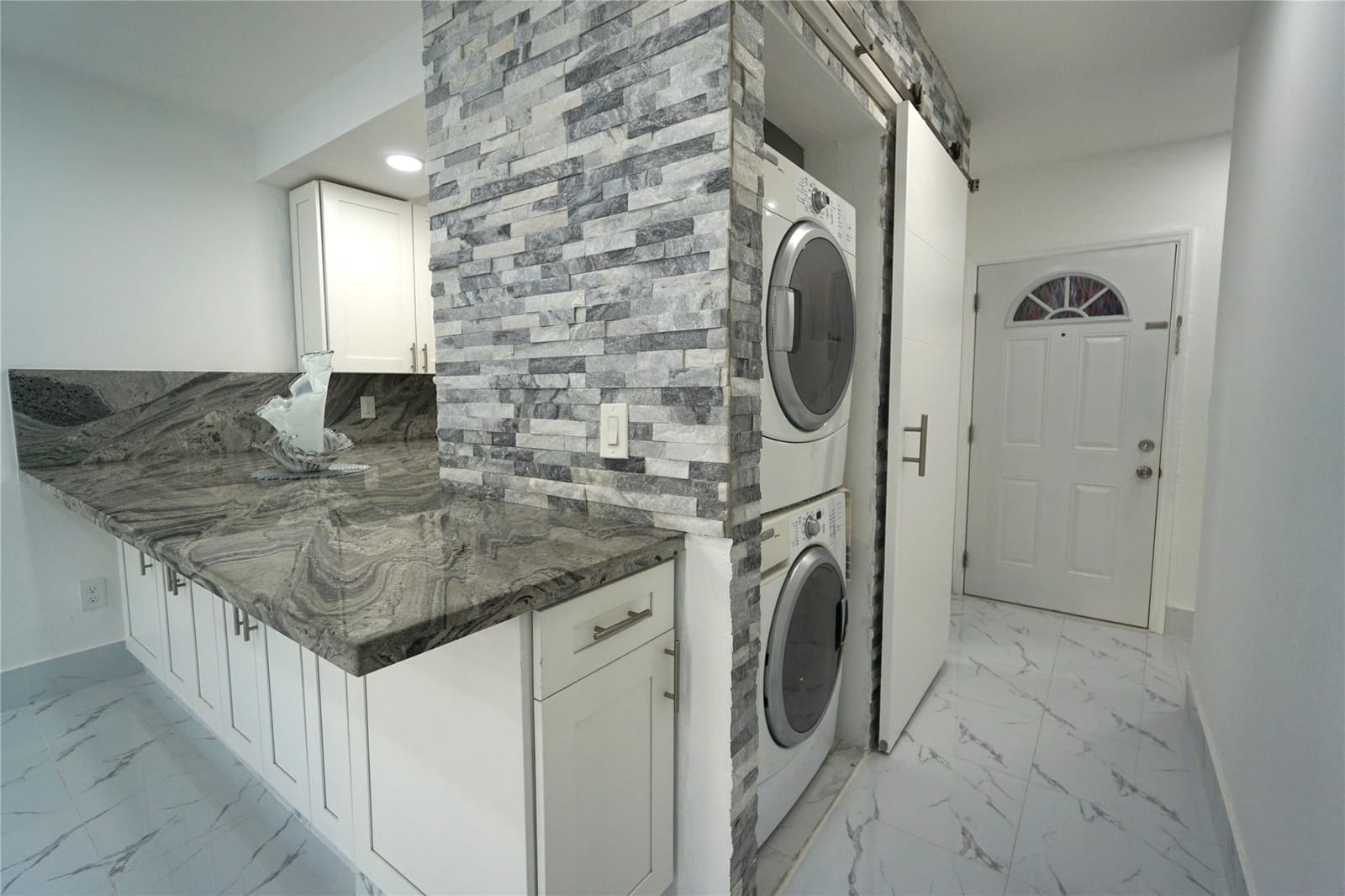 1035 W 77th Street 208, Hialeah, FL 33014 photo 17