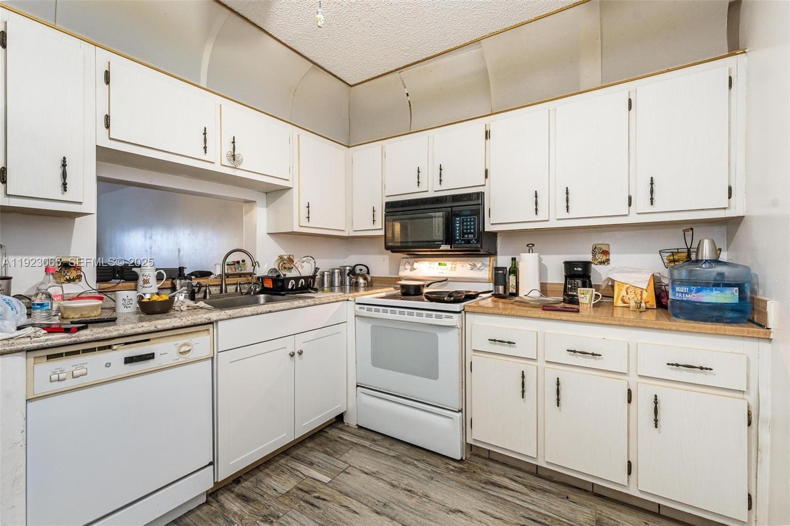 2840 Somerset Drive 207M — photo 5