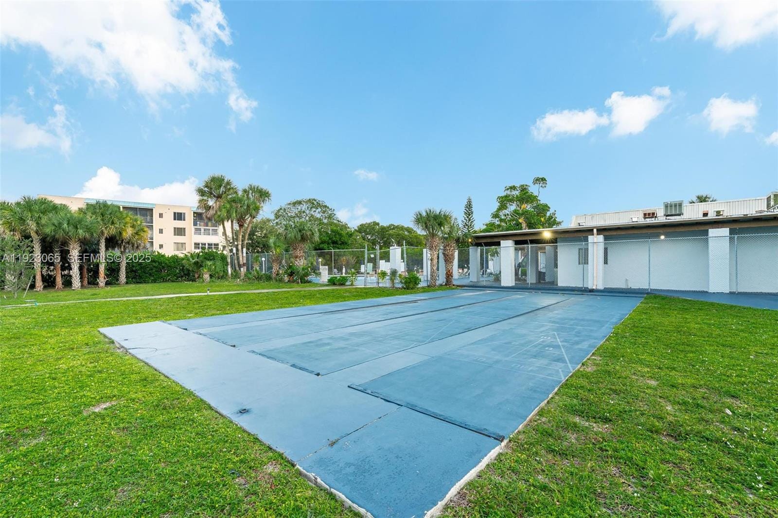 2840 Somerset Drive 207M — photo 7
