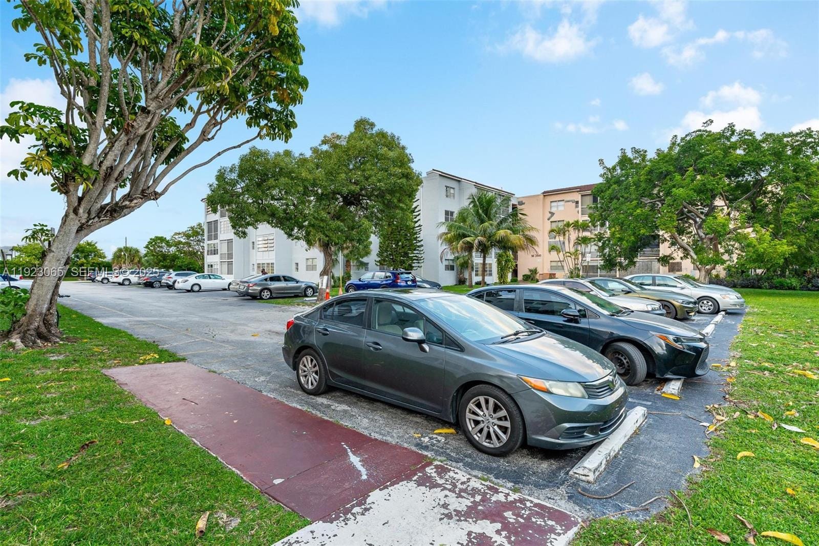2840 Somerset Drive 207M — photo 8
