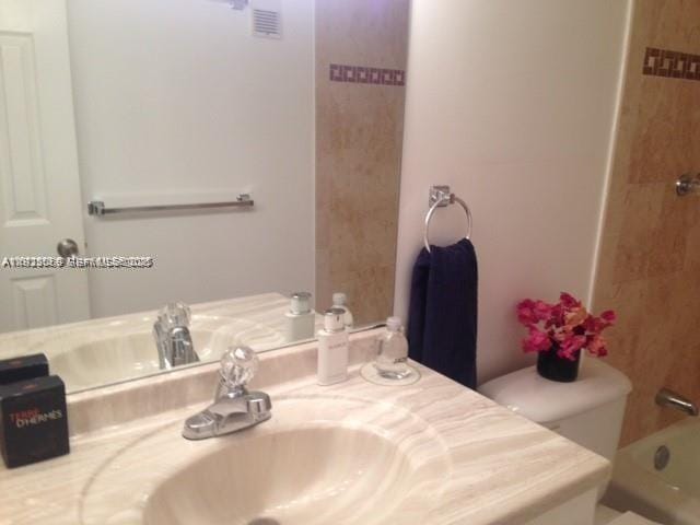 3910 Inverrary Boulevard 304-B — photo 4
