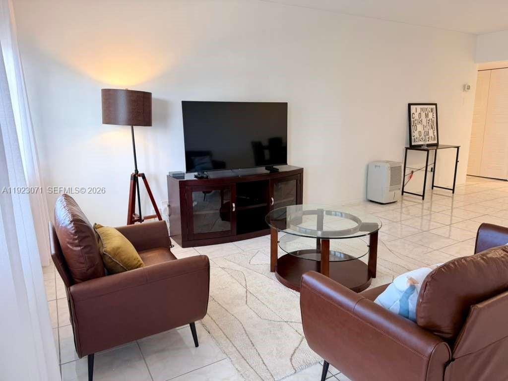 100 Lincoln Road 541 — photo 2