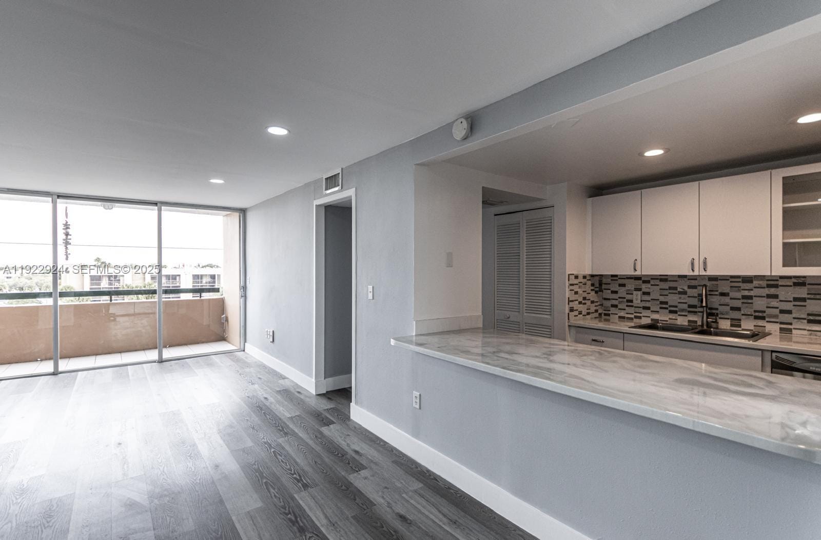 854 NW 87th Avenue 504, Miami, FL 33172