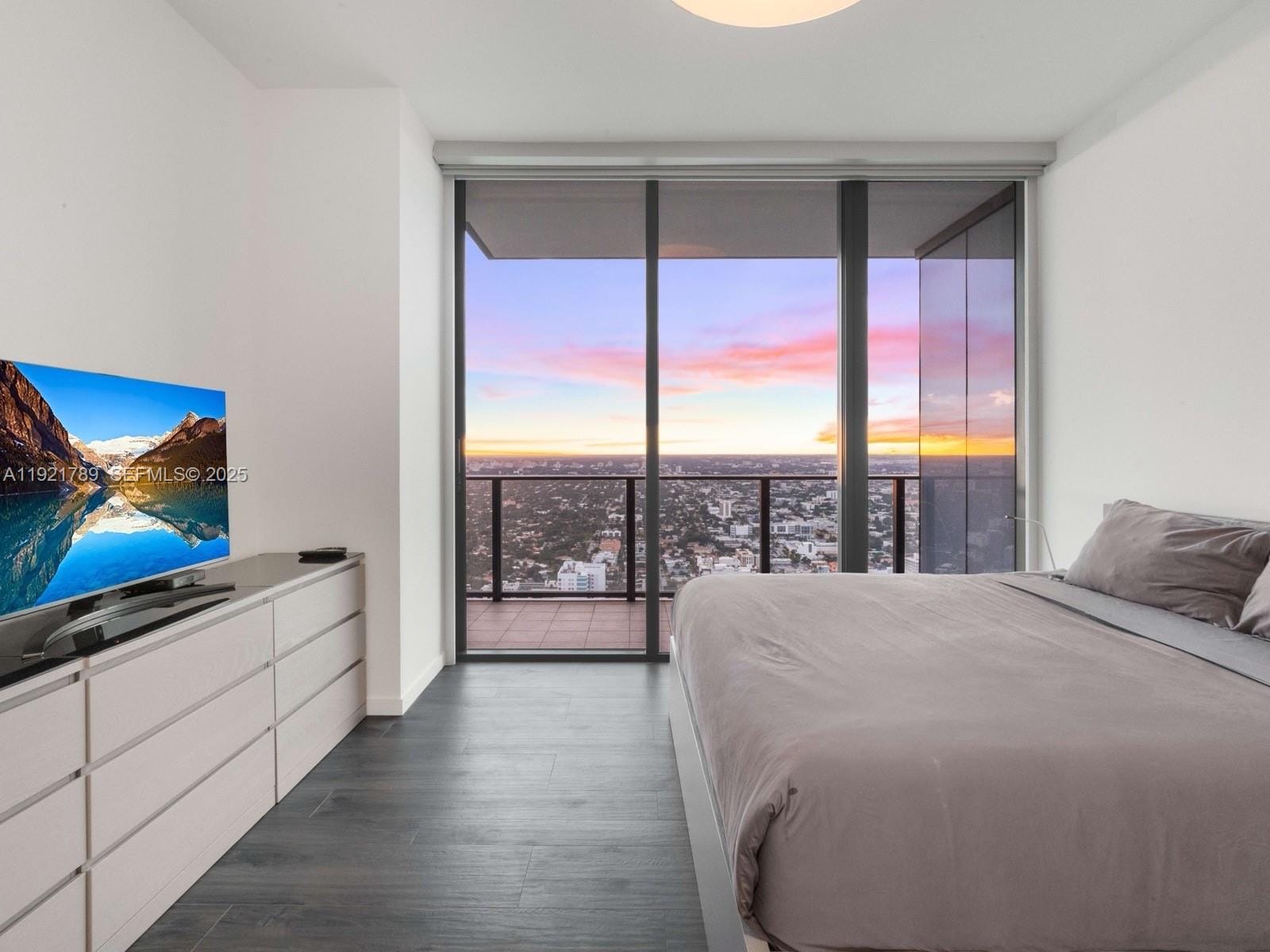 1000 Brickell Plaza PH5706, Miami, FL 33131 photo 11