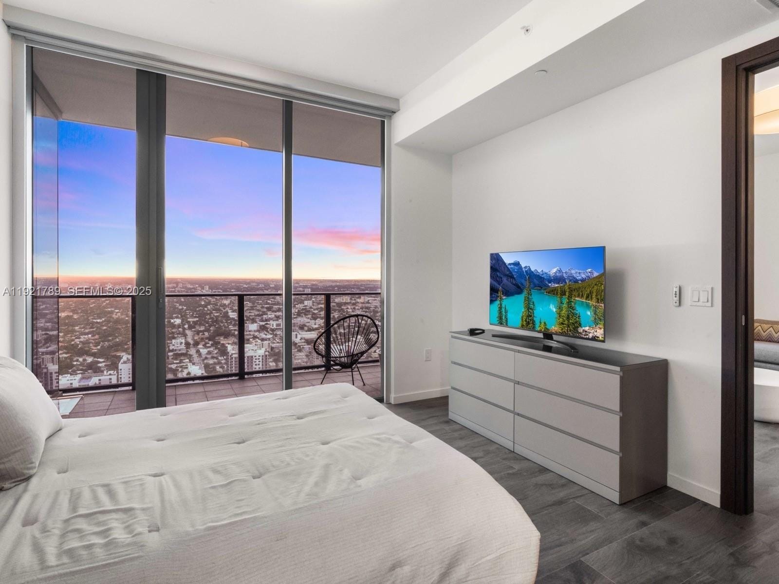 1000 Brickell Plaza PH5706, Miami, FL 33131 photo 14