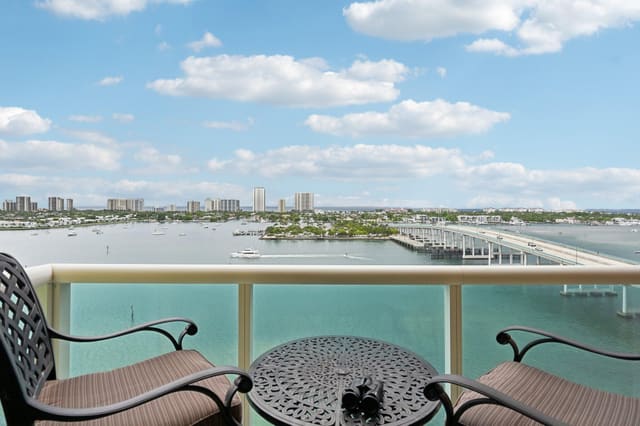 2640 Lake Shore Drive 1510, Riviera Beach, FL 33404