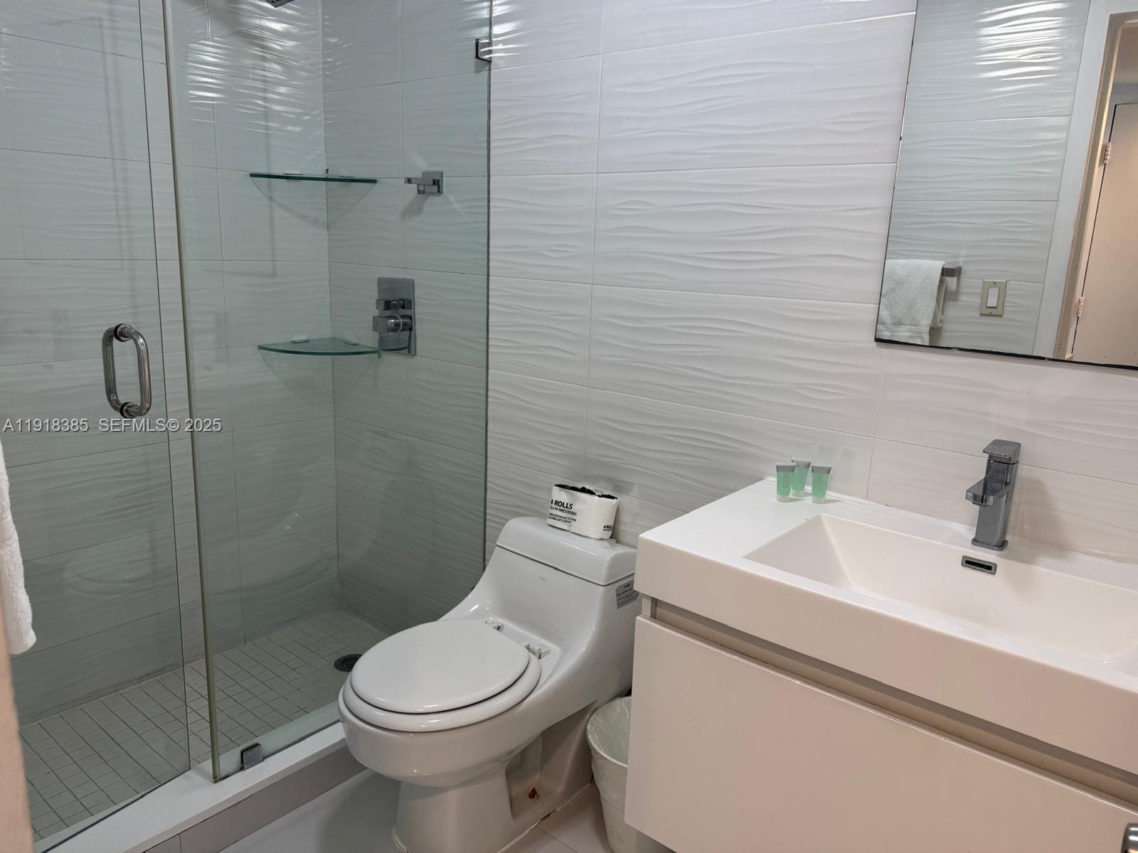 5445 Collins Avenue 915 — photo 6