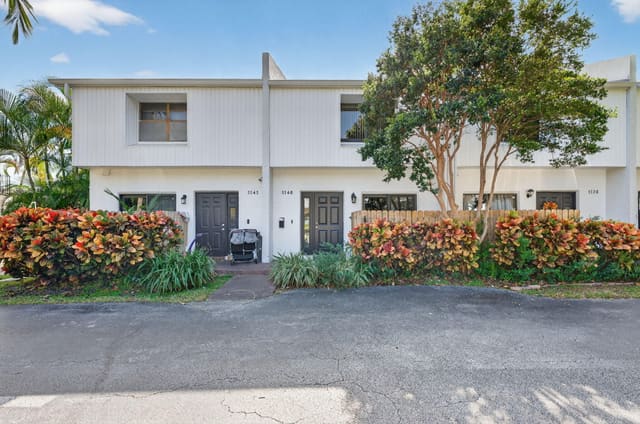 2140 NE 44th Street, sold in Townhomes Of Lighthouse Point, Lighthouse Point, FL