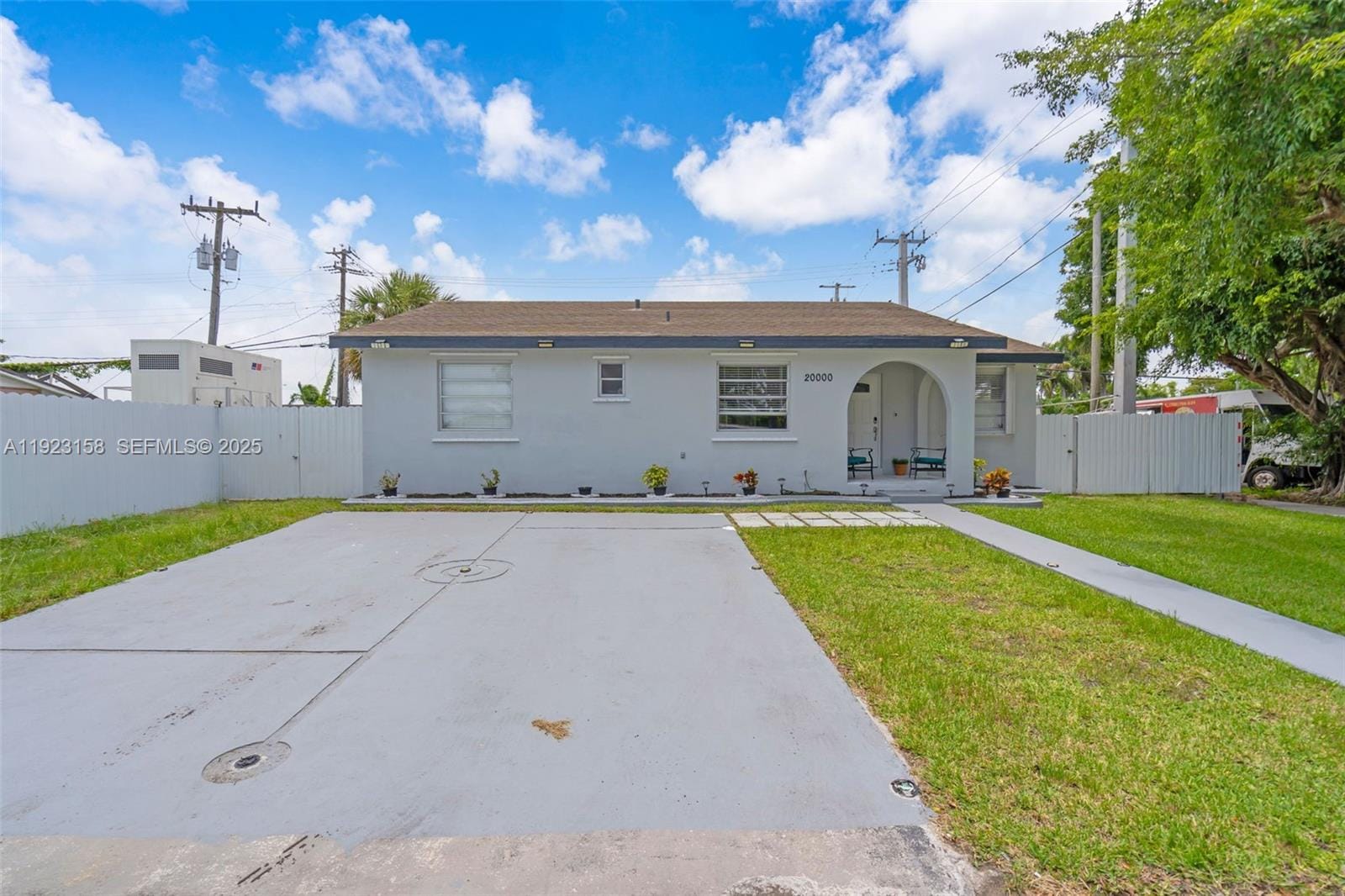 20000 SW 114th Avenue — photo 3