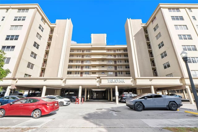 1811 Jefferson Street 708, sold in Telstar, Hollywood, FL