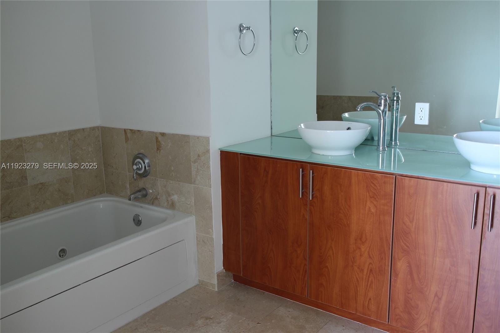 315 NE 3rd Avenue 2005, Fort Lauderdale, FL 33301 photo 9