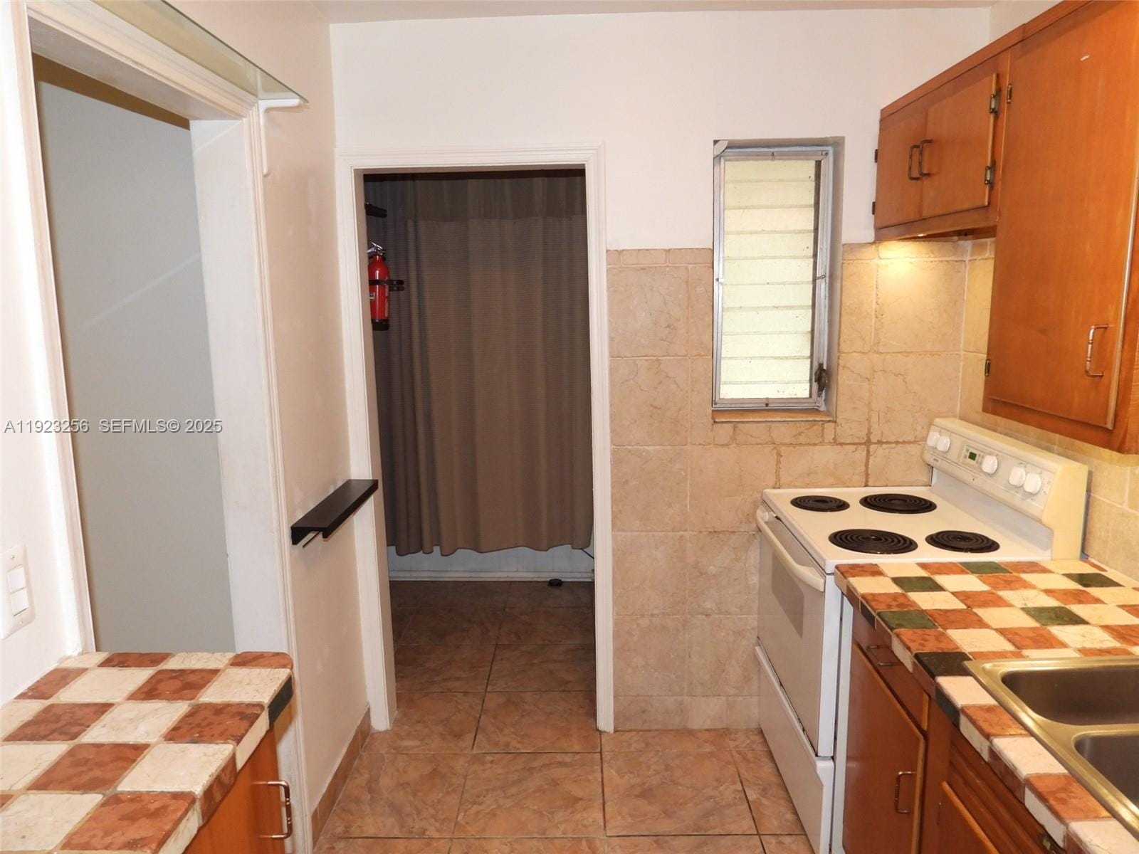 705 SW 14th Avenue, Fort Lauderdale, FL 33312 photo 9