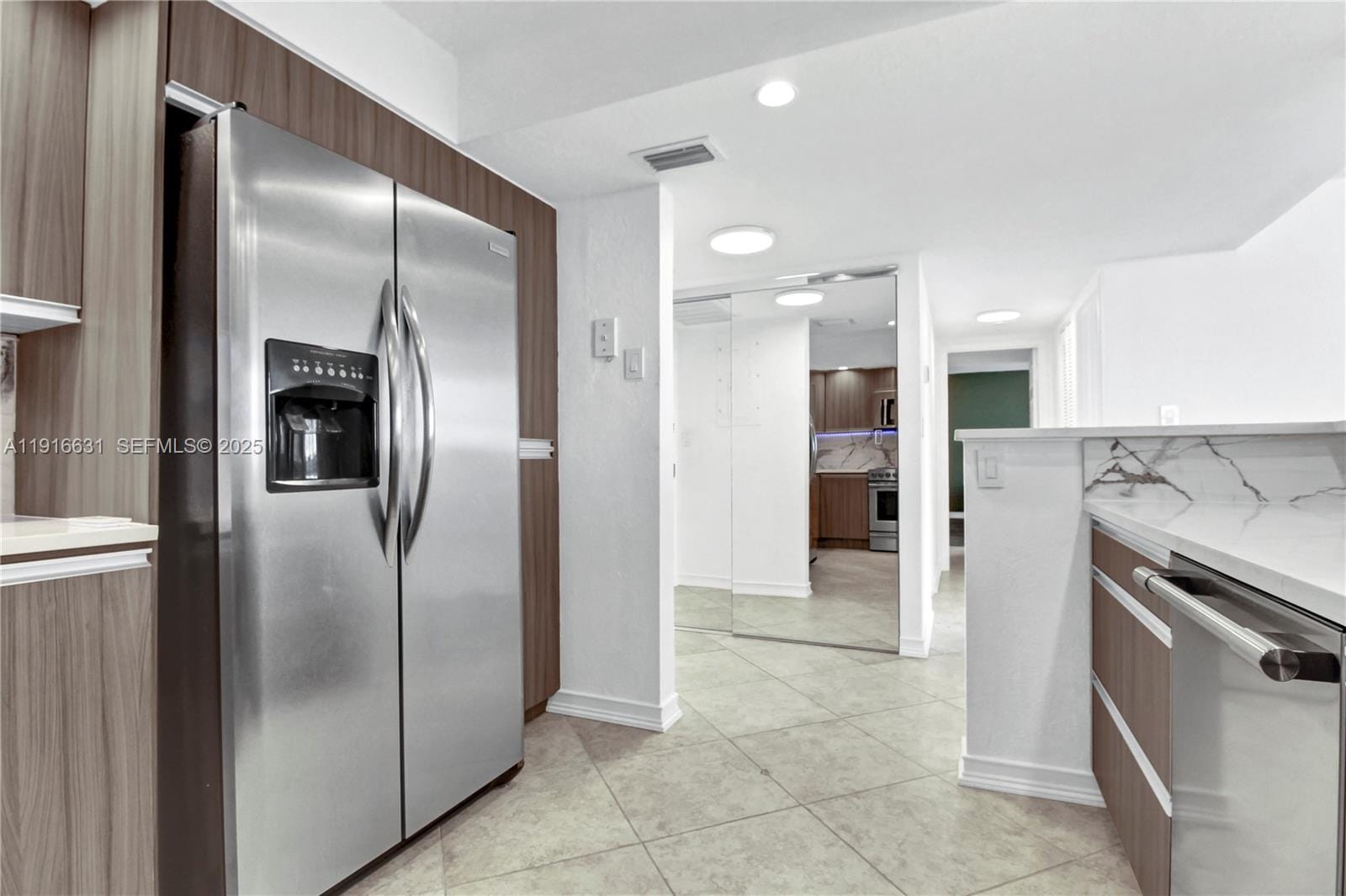 800 Parkview Drive 821 — photo 5