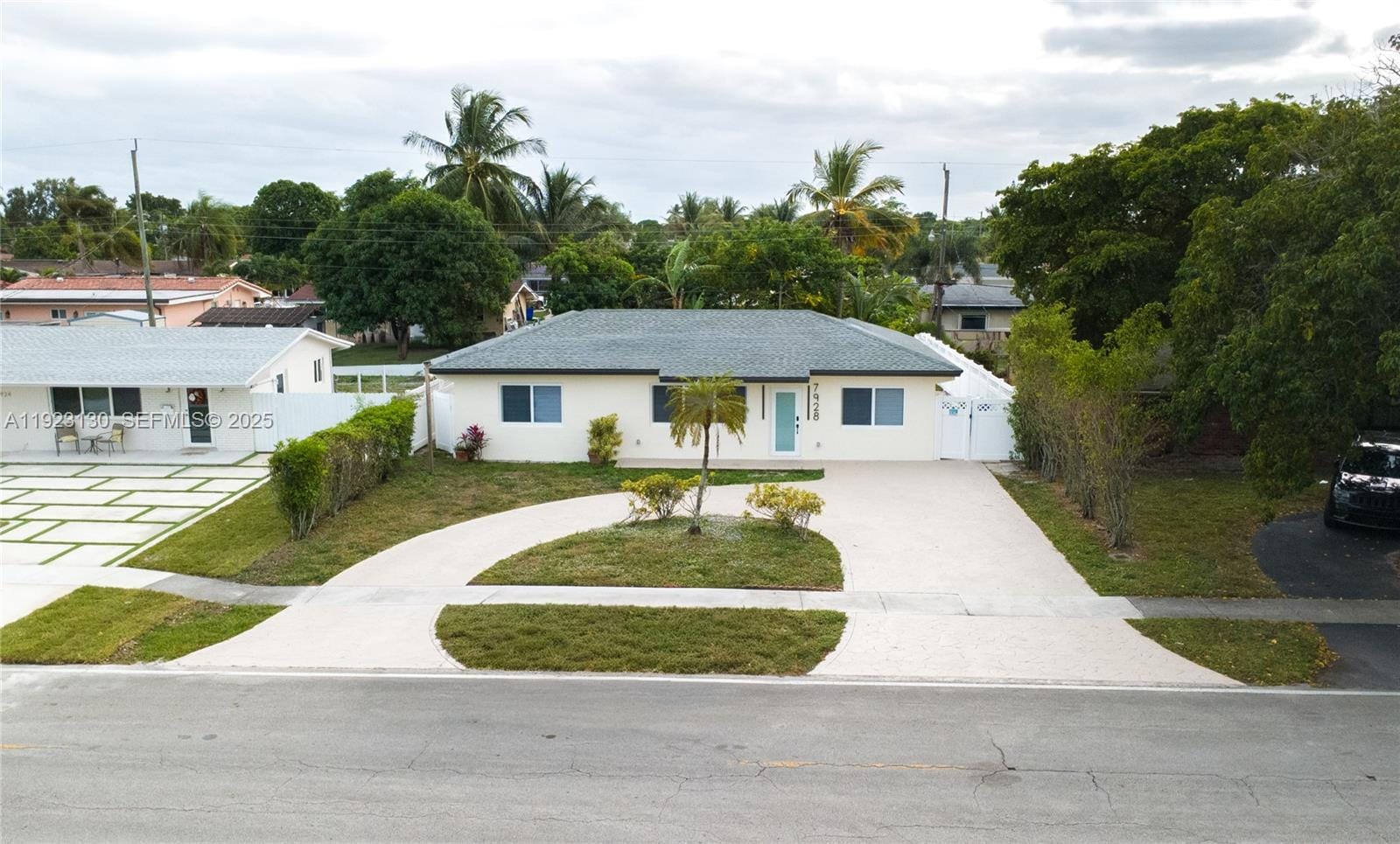 7928 Miramar Boulevard — photo 2