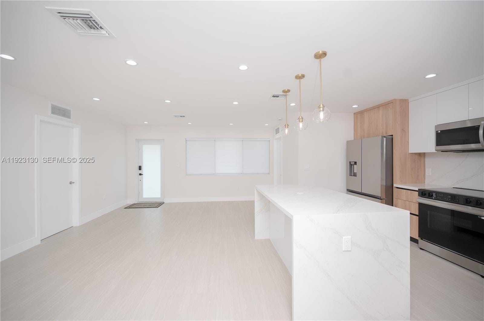 7928 Miramar Boulevard — photo 11