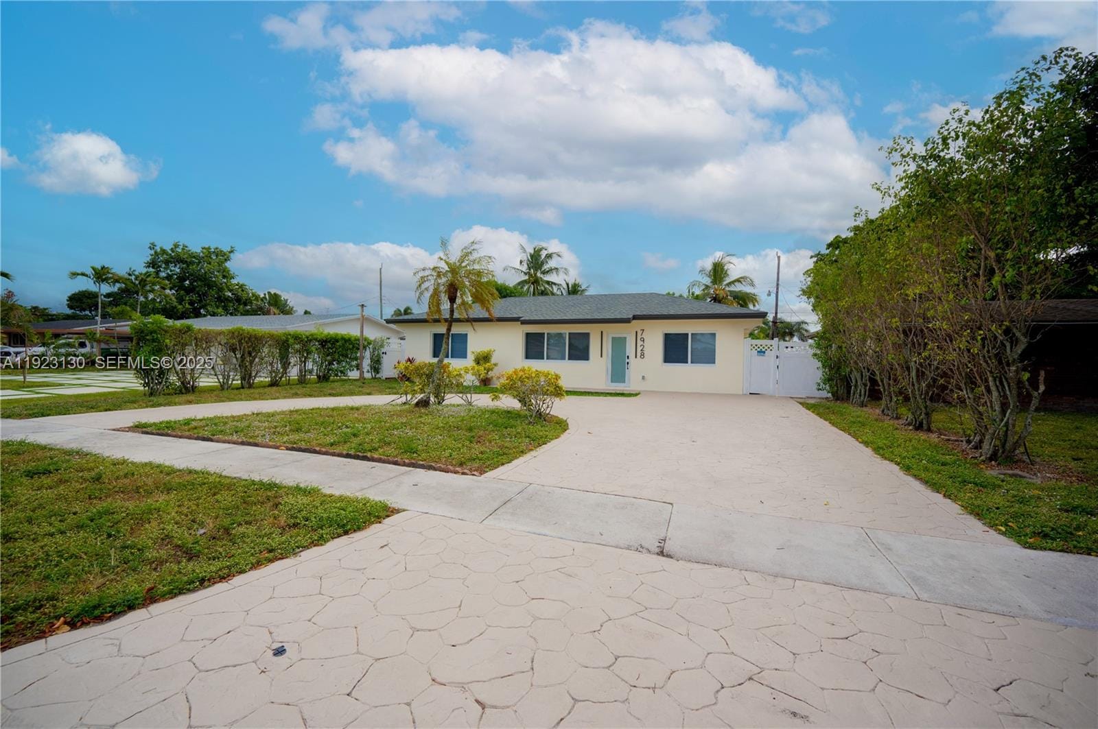 7928 Miramar Boulevard — photo 6