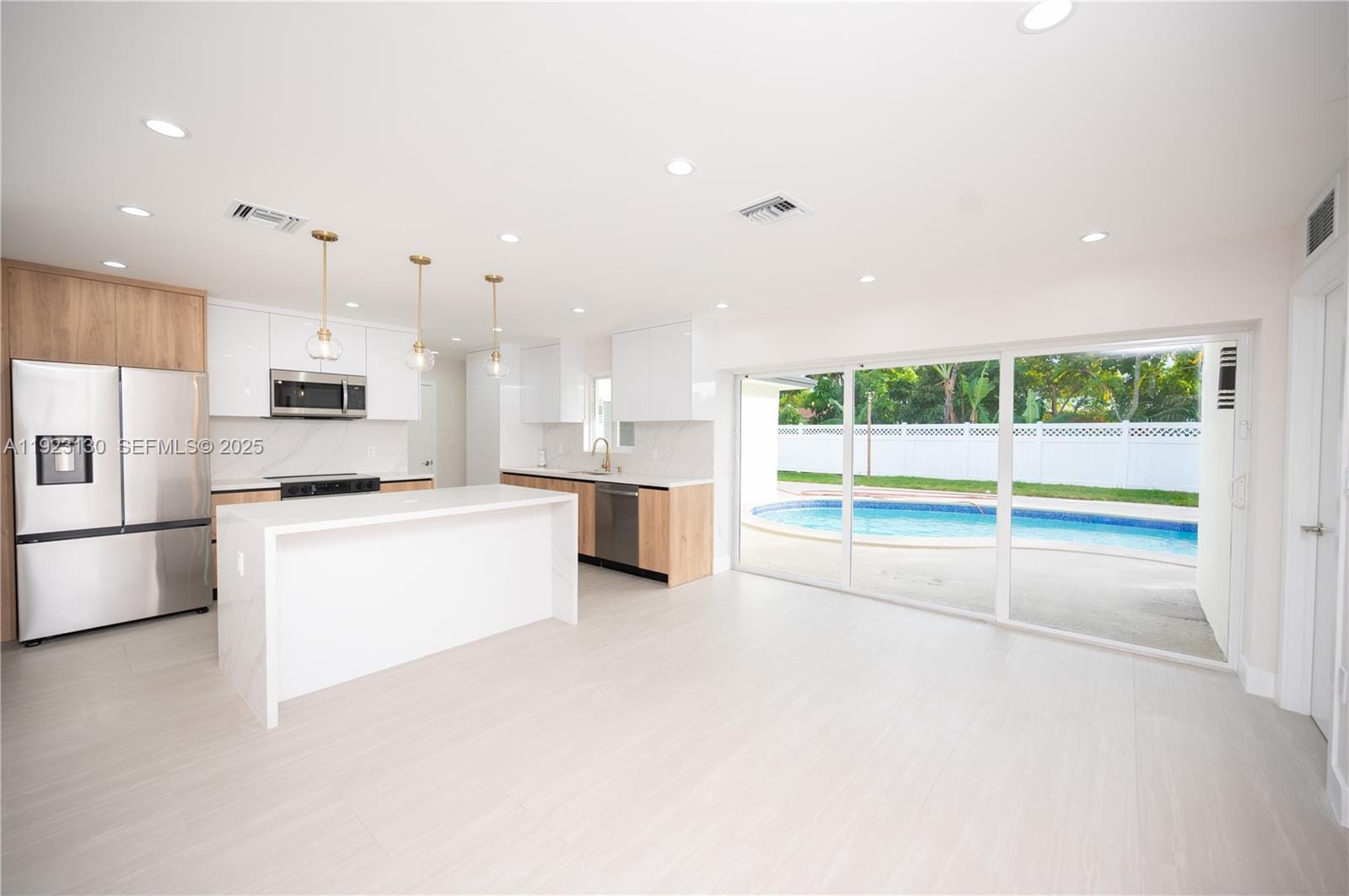 7928 Miramar Boulevard — photo 8